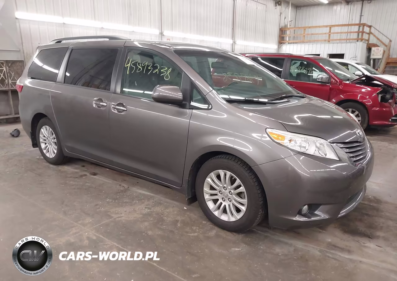 2015 Toyota Sienna Xle 8 Passenger