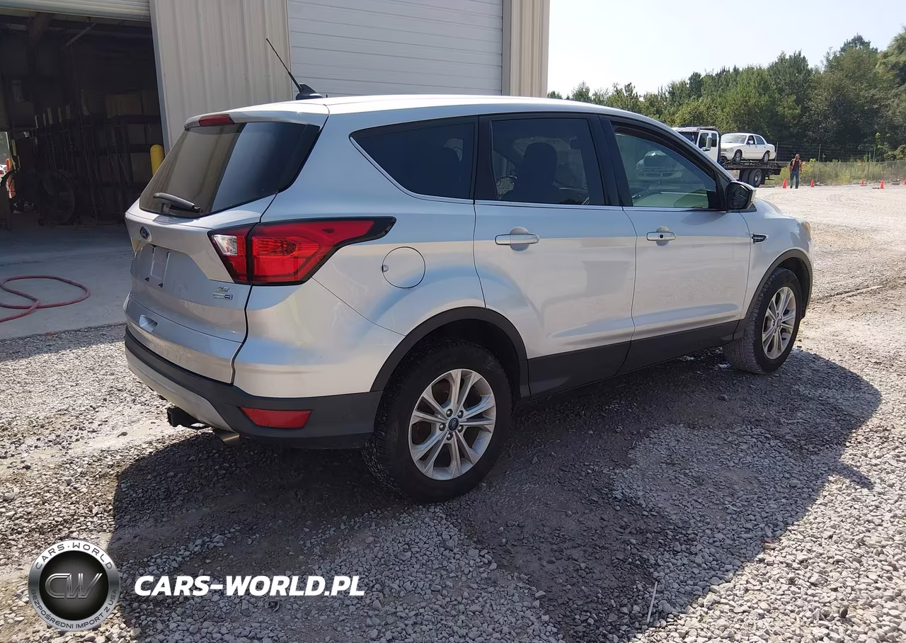 2019 Ford Escape Se VIN:1FMCU9GD2KUB90731 - 4