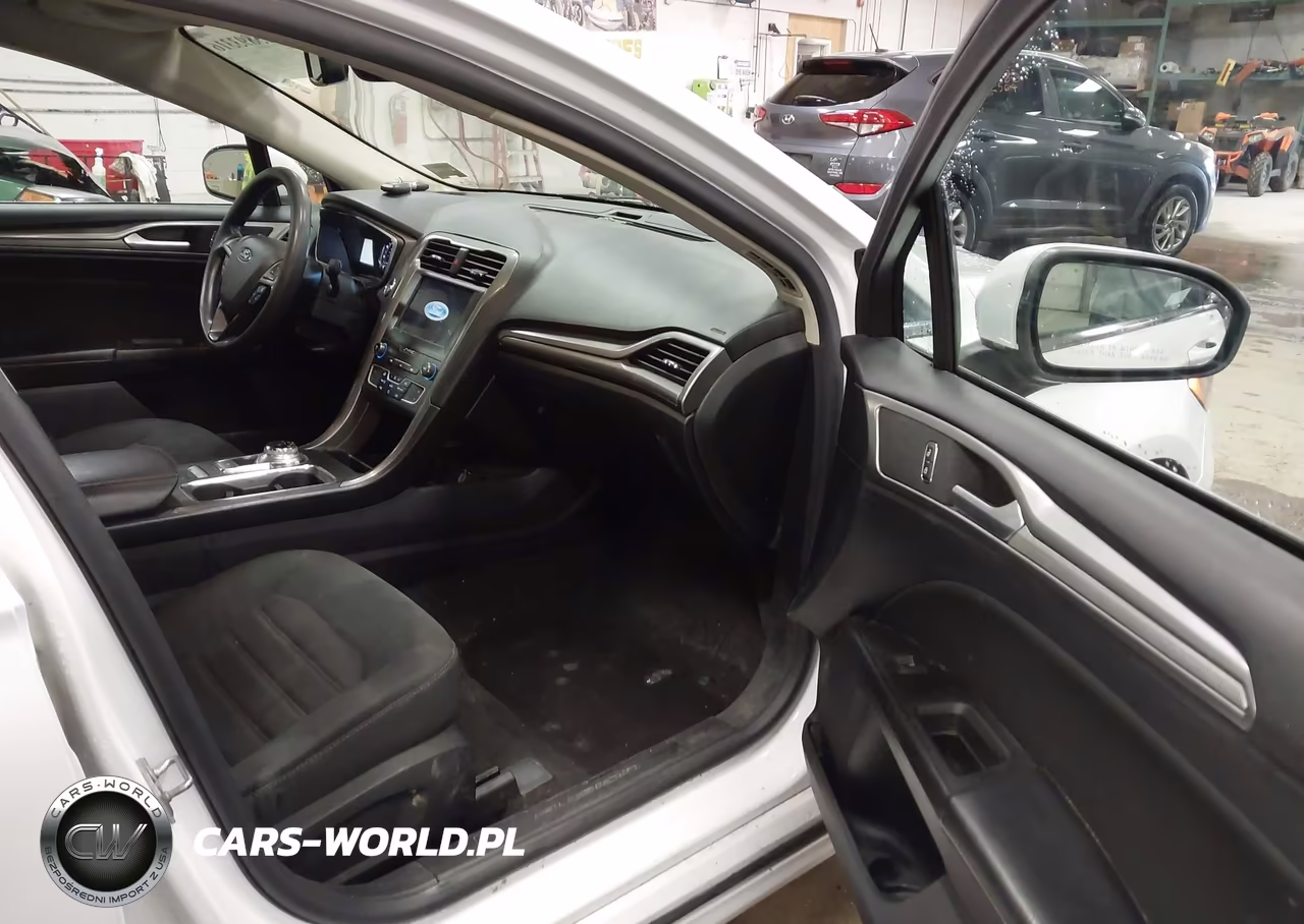 2020 Ford Fusion Se VIN:3FA6P0H7XLR128909 - 5