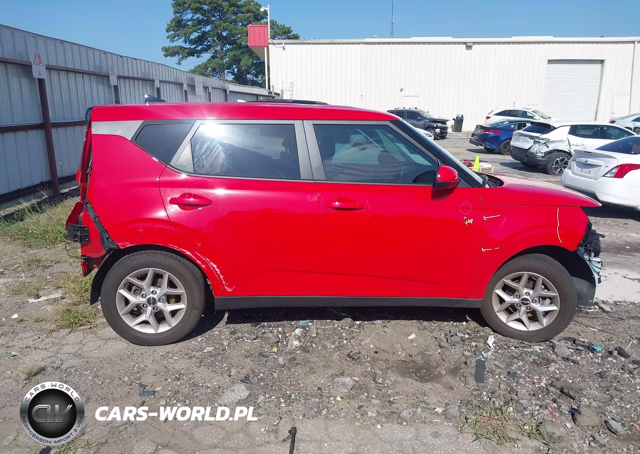 2024 Kia Soul S VIN:KNDJ23AU7R7230656 - 13