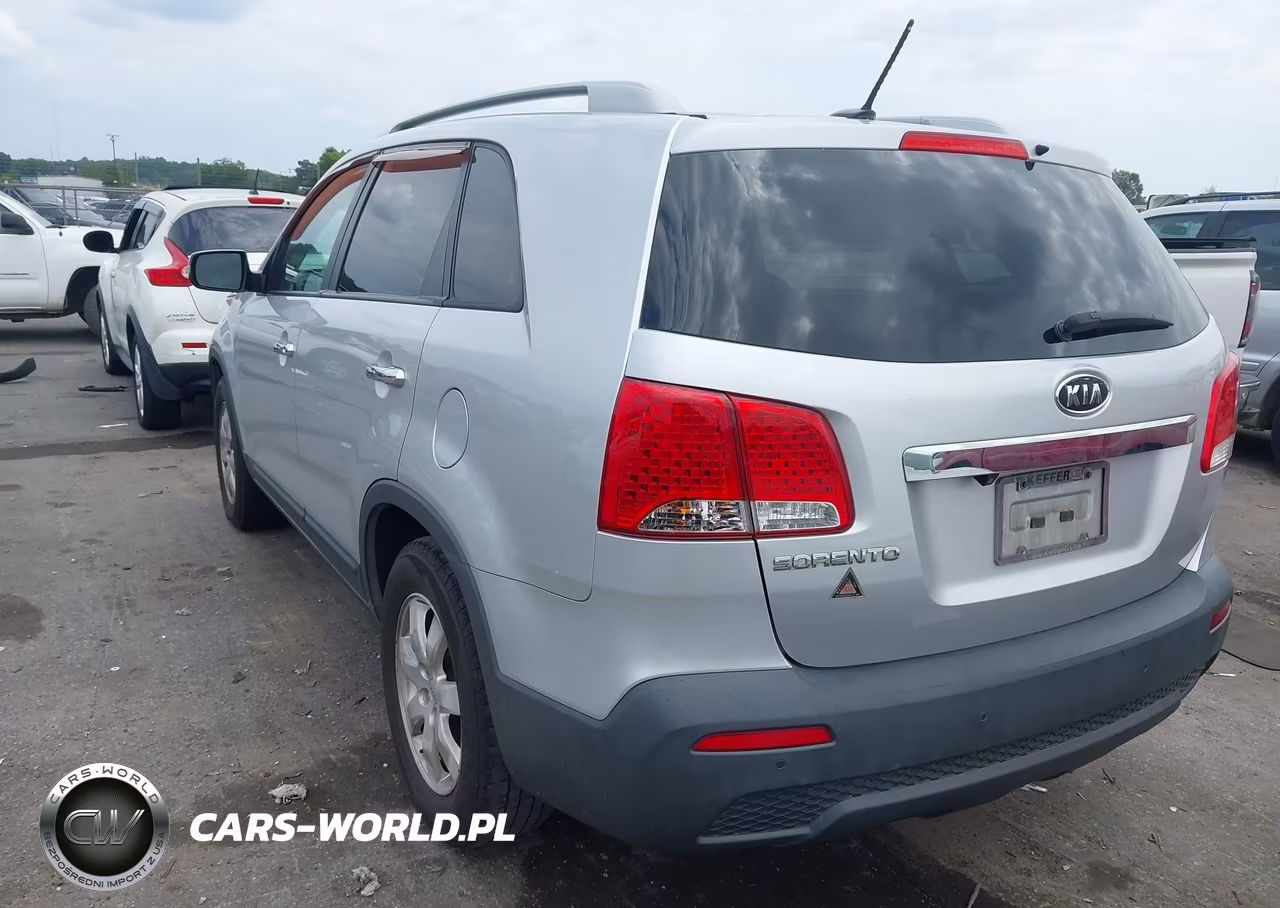 2012 Kia Sorento Lx VIN:5XYKT4A66CG189892 - 3