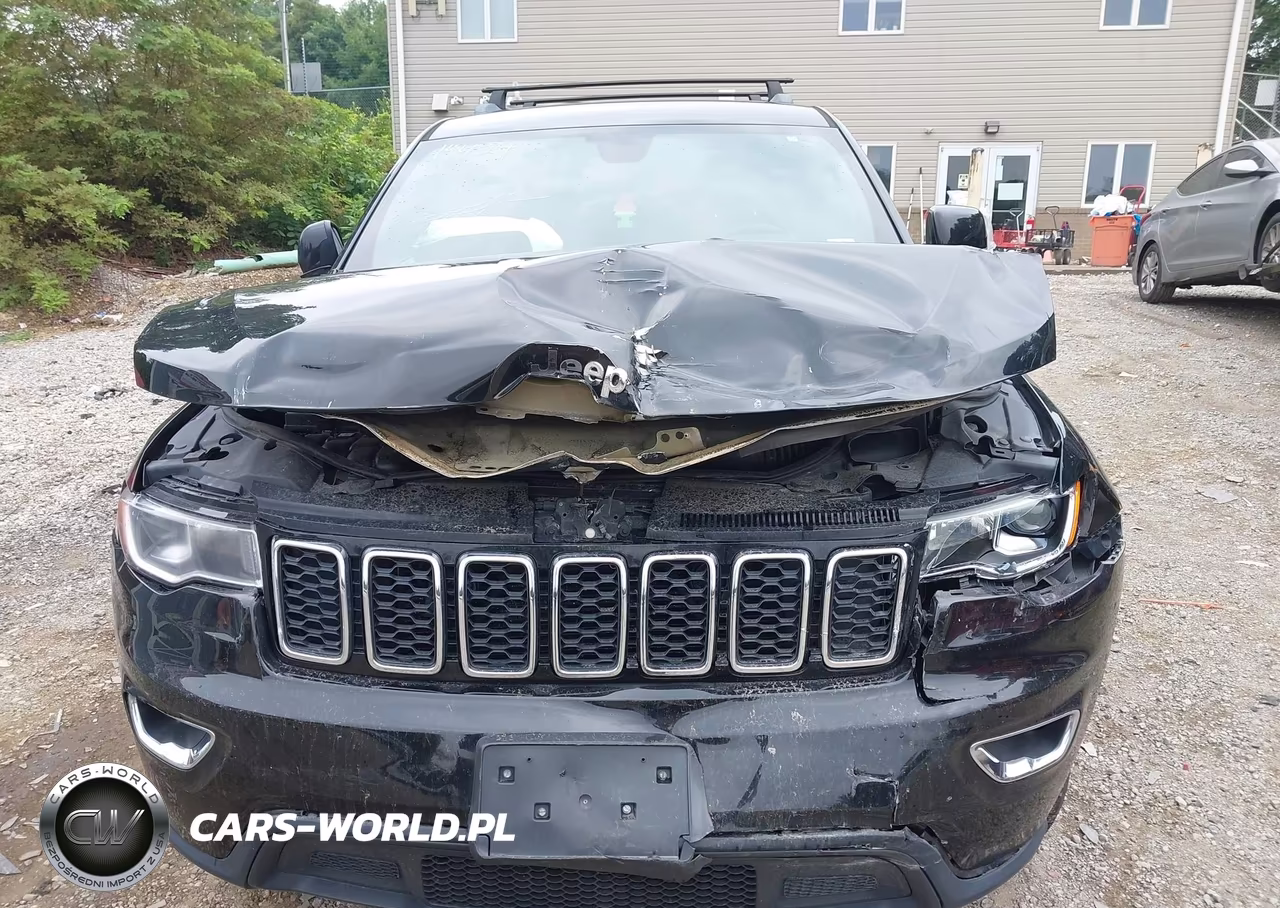 2018 Jeep Grand Cherokee Laredo E 4X4 VIN:1C4RJFAG7JC506430 - 12