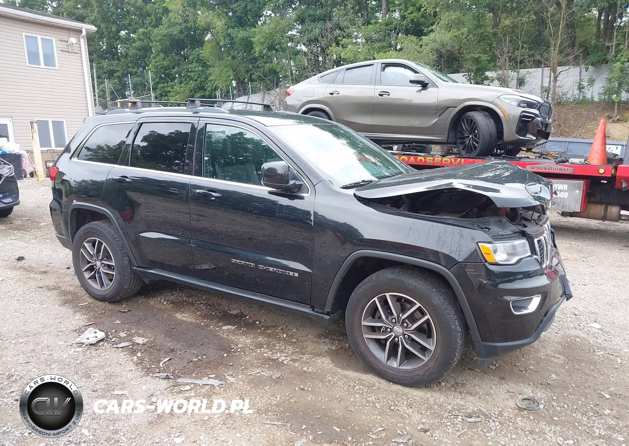 2018 Jeep Grand Cherokee Laredo E 4X4 VIN:1C4RJFAG7JC506430 - 13