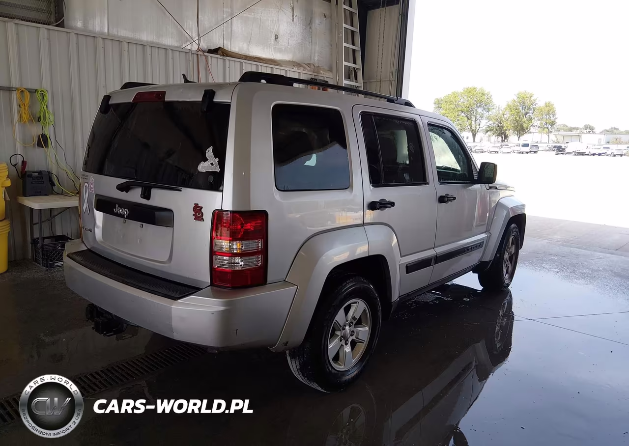 2010 Jeep Liberty Sport VIN:1J4PN2GK9AW180784 - 4