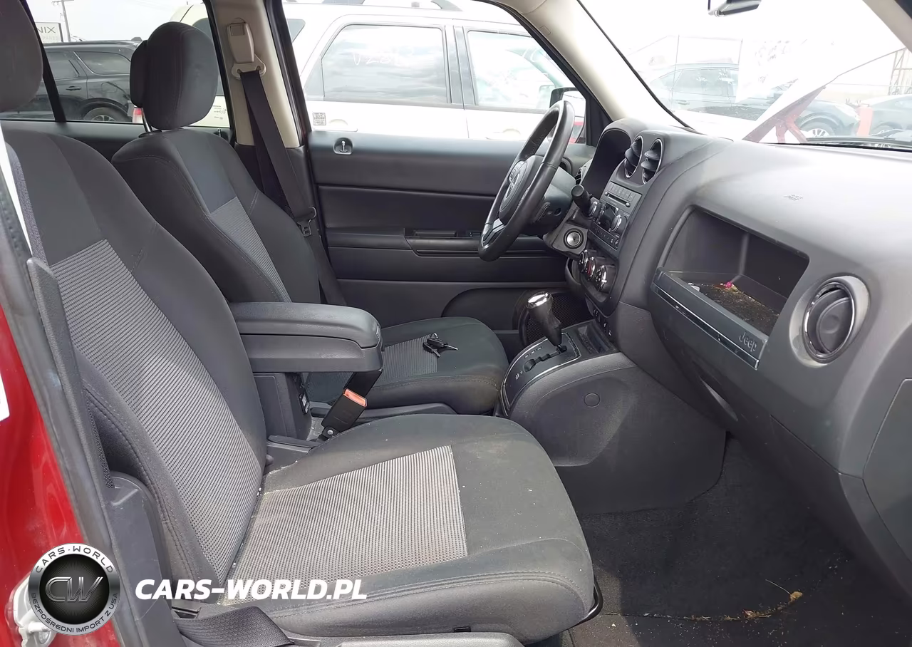 2012 Jeep Patriot Latitude VIN:1C4NJPFB8CD690422 - 5