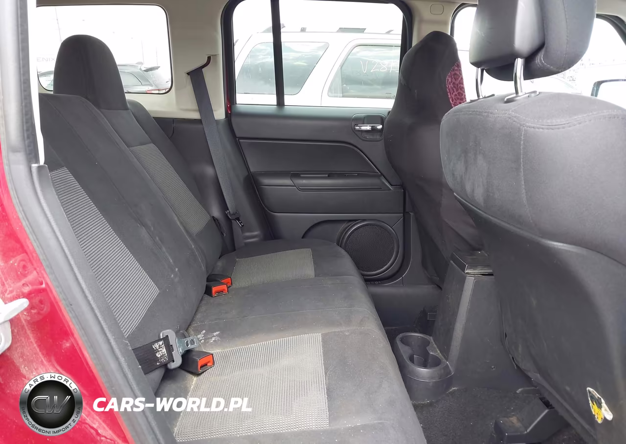 2012 Jeep Patriot Latitude VIN:1C4NJPFB8CD690422 - 8