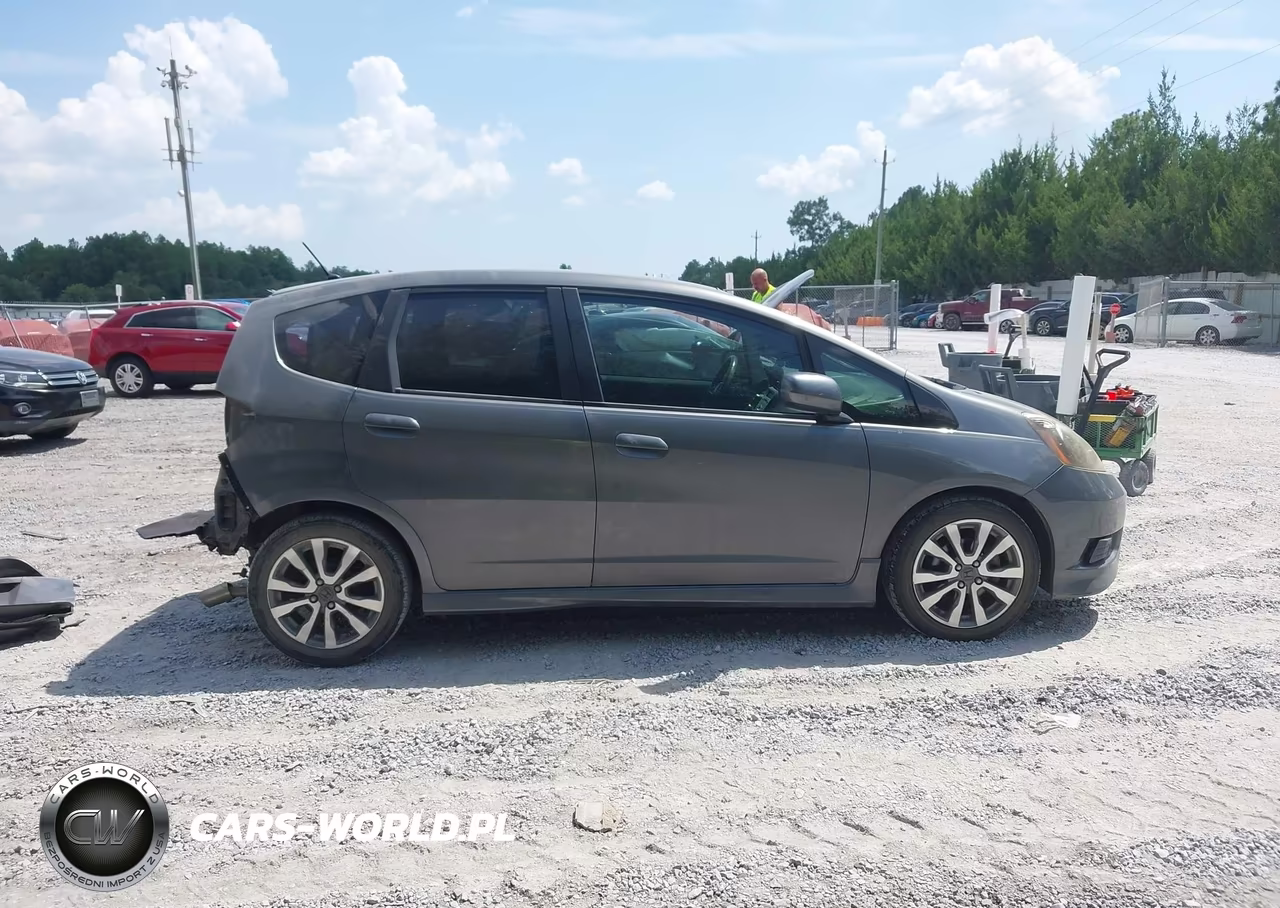 2012 Honda Fit Sport VIN:JHMGE8H50CC016408 - 14