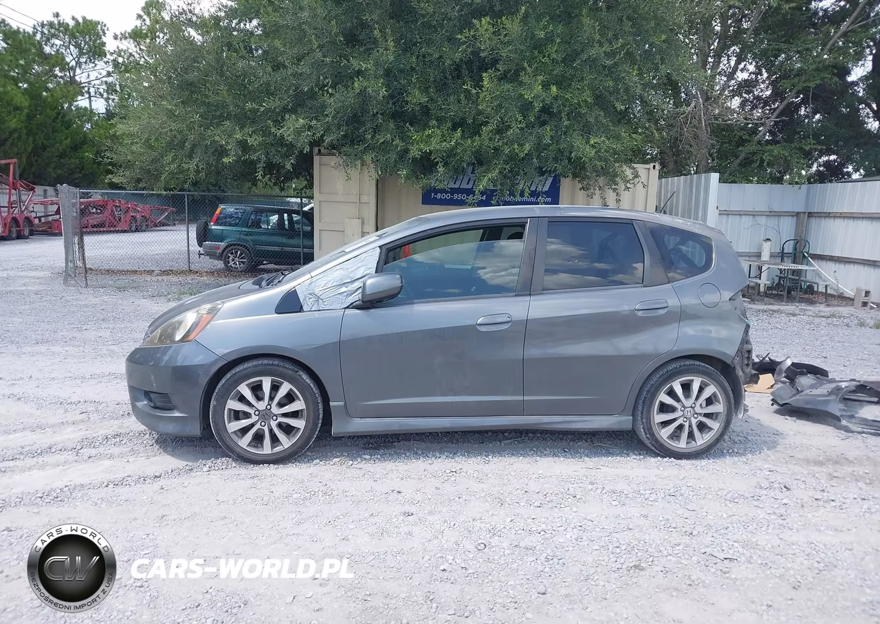 2012 Honda Fit Sport VIN:JHMGE8H50CC016408 - 15