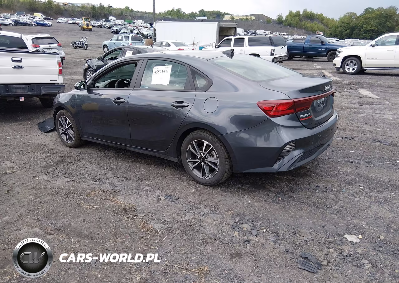 2023 Kia Forte Lxs VIN:3KPF24AD1PE596962 - 3
