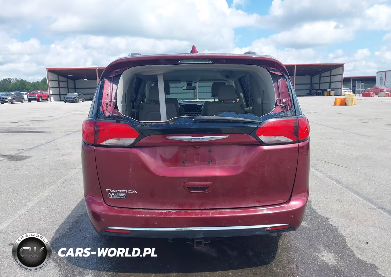 2020 Chrysler Pacifica Touring L VIN:2C4RC1BG8LR101778 - 16