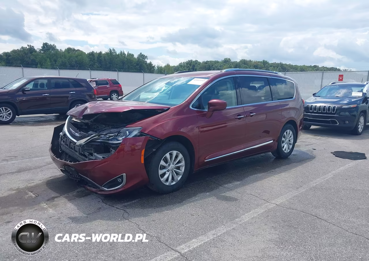 2020 Chrysler Pacifica Touring L VIN:2C4RC1BG8LR101778 - 2