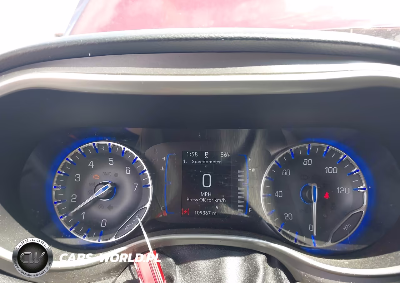 2020 Chrysler Pacifica Touring L VIN:2C4RC1BG8LR101778 - 7