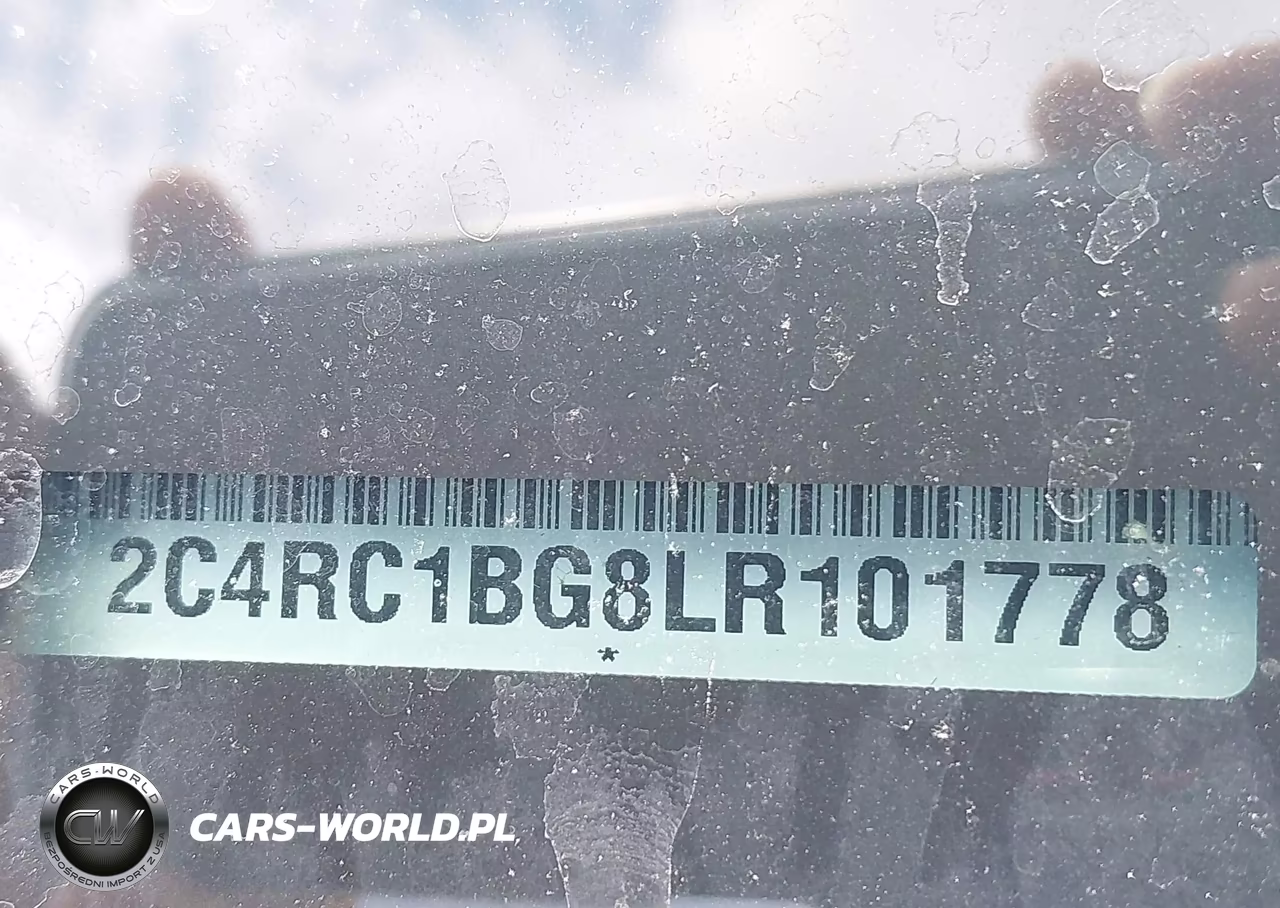 2020 Chrysler Pacifica Touring L VIN:2C4RC1BG8LR101778 - 9