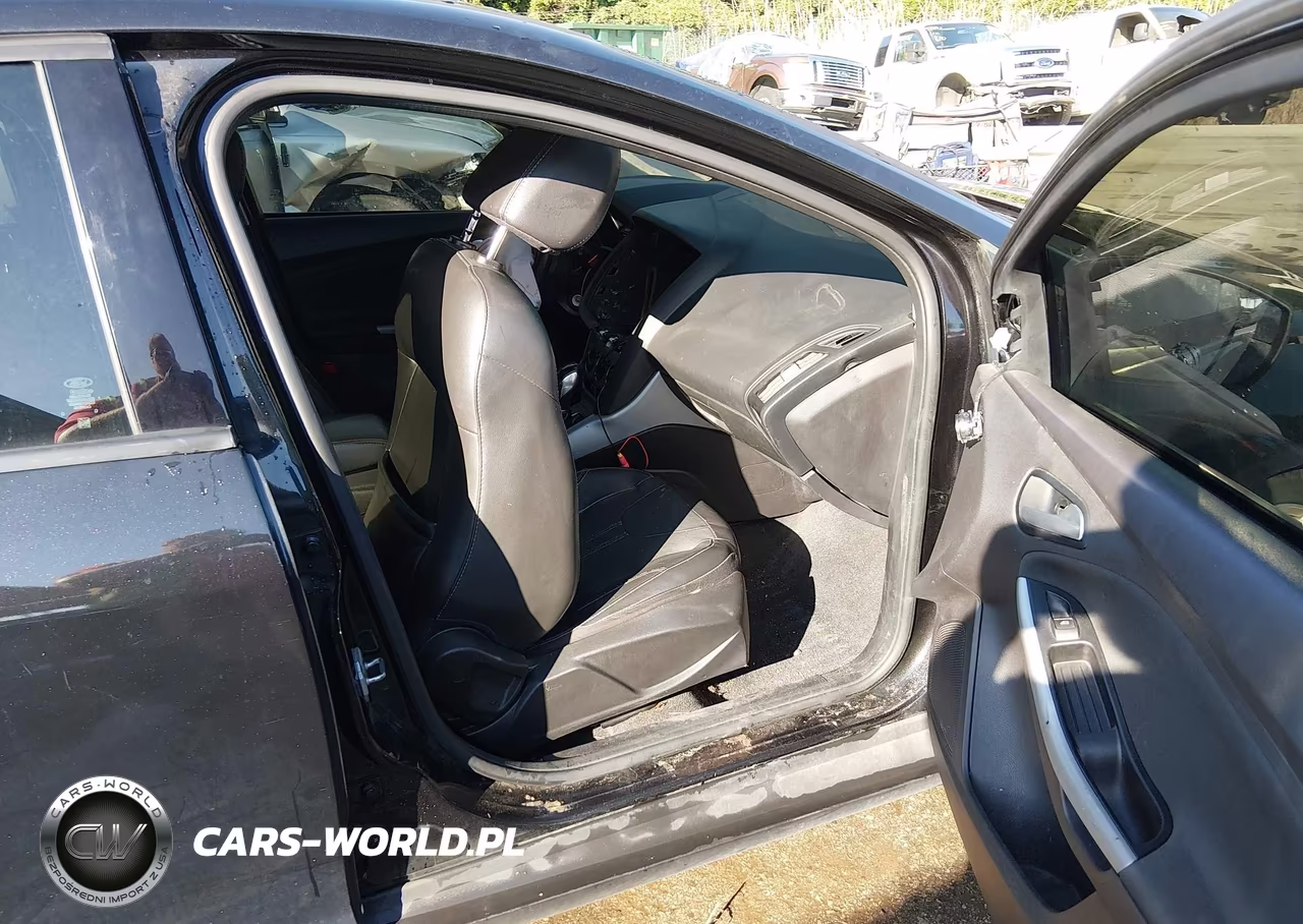 2014 Ford Focus Se VIN:1FADP3K29EL125684 - 5