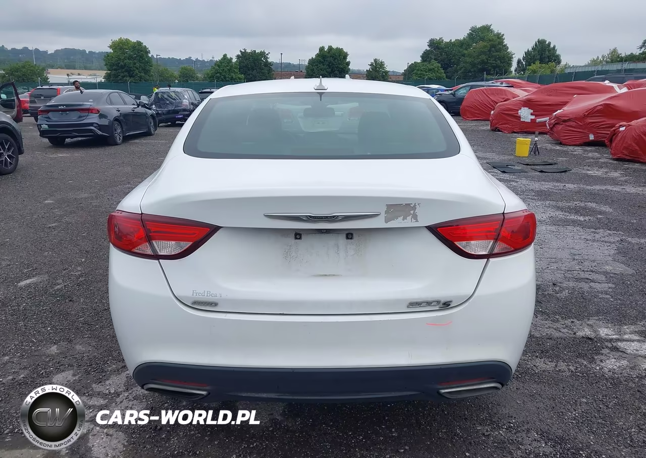 2015 Chrysler 200 S VIN:1C3CCCDG3FN624128 - 16