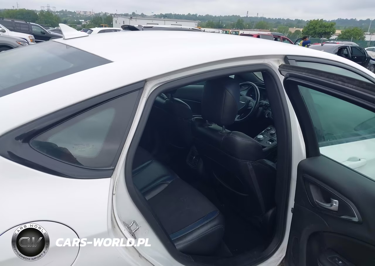 2015 Chrysler 200 S VIN:1C3CCCDG3FN624128 - 8