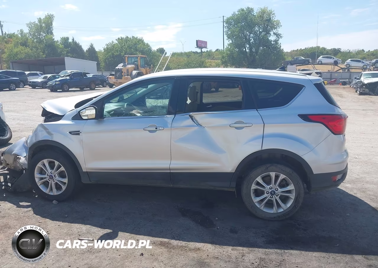 2019 Ford Escape Se VIN:1FMCU9G90KUB33911 - 13