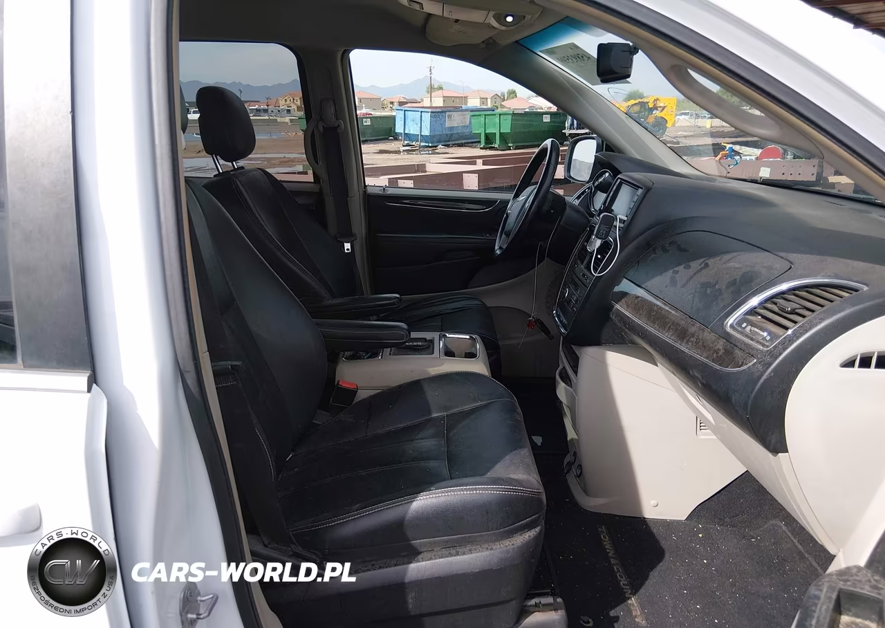 2014 Chrysler Town & Country Touring VIN:2C4RC1BG7ER435769 - 5