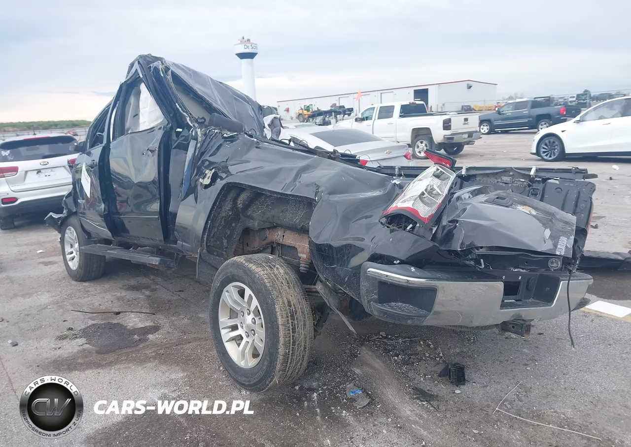 2018 Chevrolet Silverado 1500 1Lt VIN:3GCUKREC0JG547656 - 3