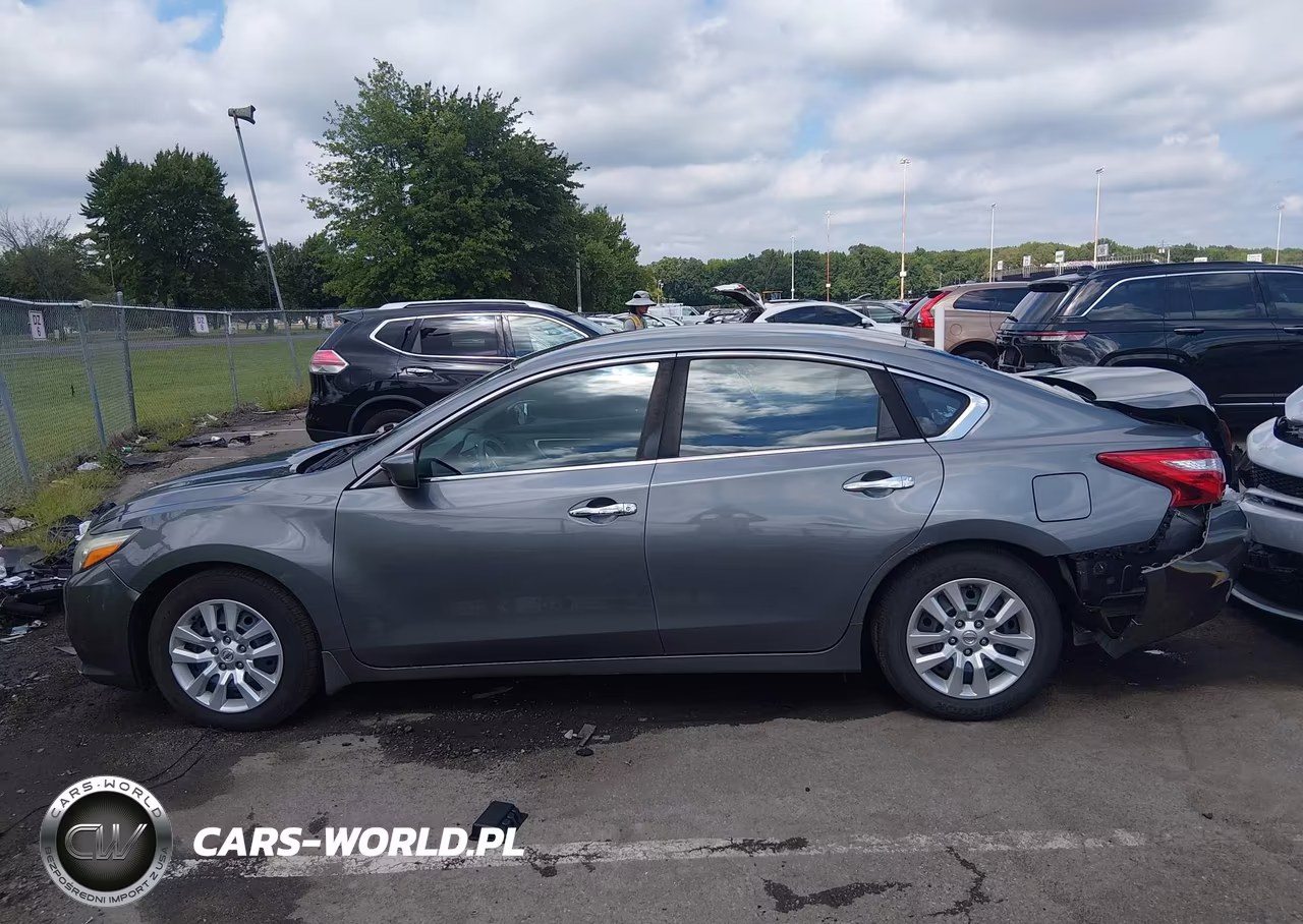 2017 Nissan Altima 2.5 S VIN:1N4AL3AP7HN364879 - 14