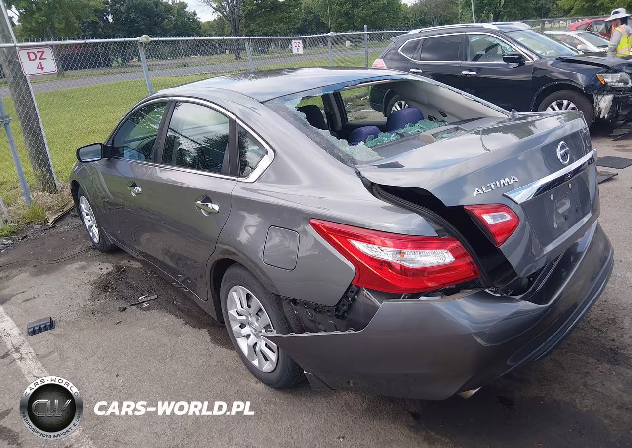 2017 Nissan Altima 2.5 S VIN:1N4AL3AP7HN364879 - 3