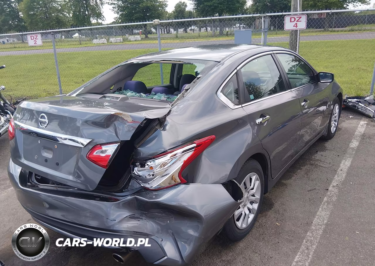 2017 Nissan Altima 2.5 S VIN:1N4AL3AP7HN364879 - 4
