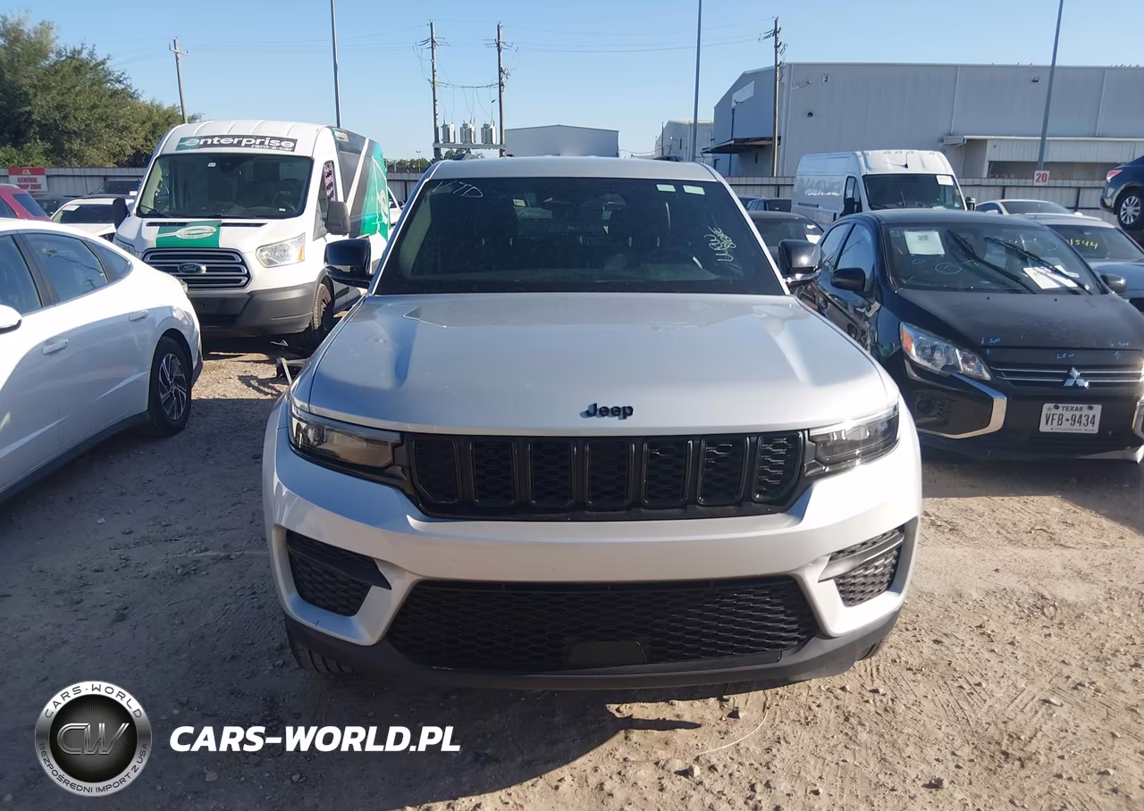 2025 Jeep Grand Cherokee Altitude 4X4 VIN:1C4RJHAG4S8657435 - 13