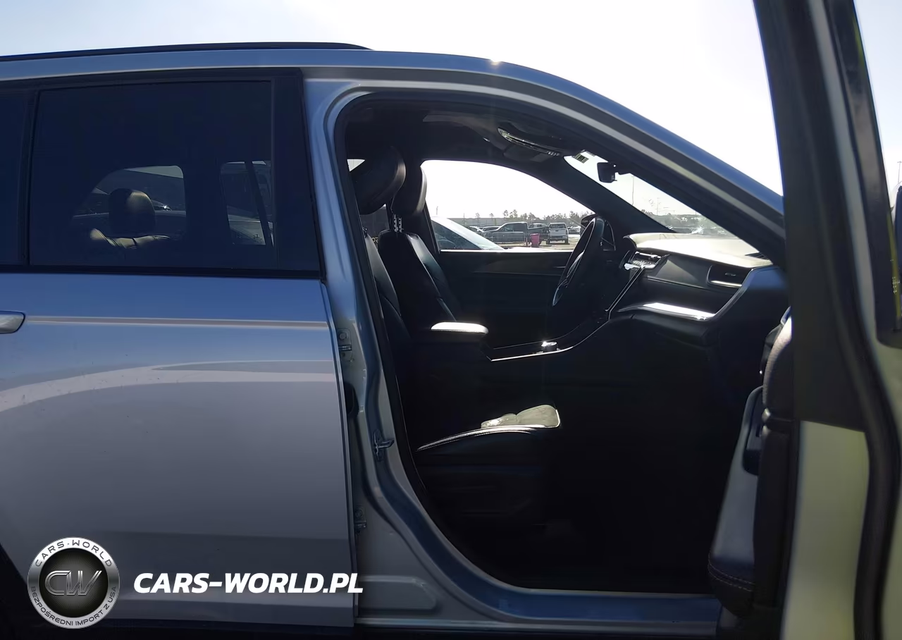 2025 Jeep Grand Cherokee Altitude 4X4 VIN:1C4RJHAG4S8657435 - 5