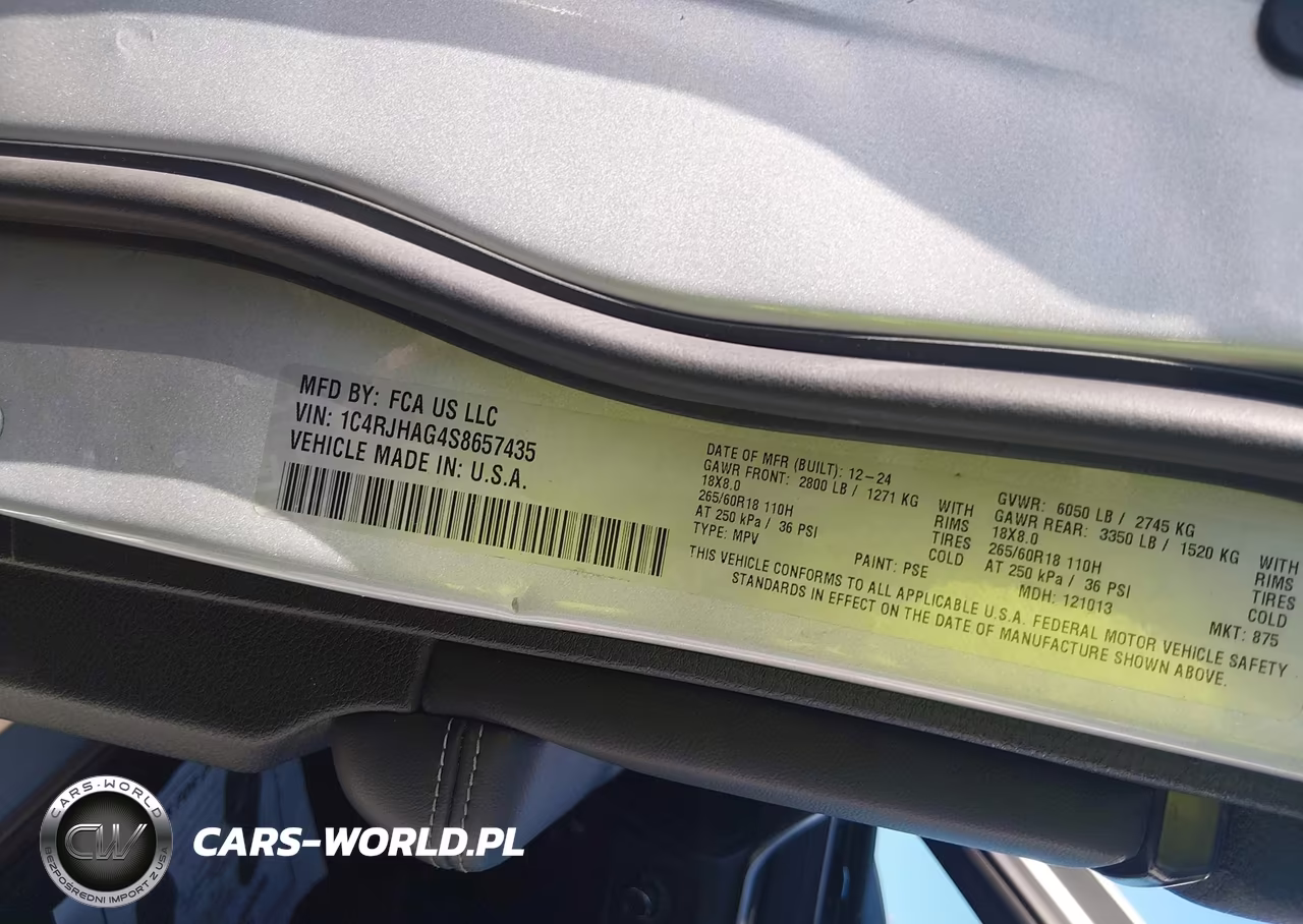 2025 Jeep Grand Cherokee Altitude 4X4 VIN:1C4RJHAG4S8657435 - 9