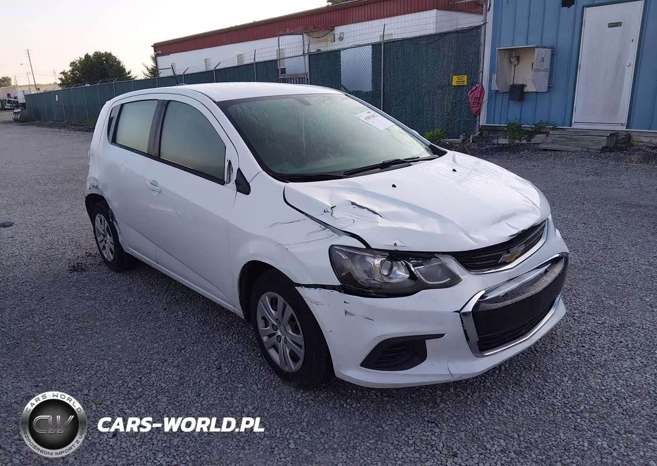 2017 Chevrolet Sonic Lt Auto – zdjęcie 1 z 12