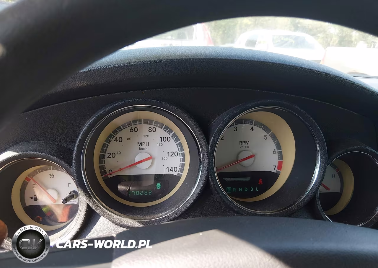2010 Dodge Charger VIN:2B3CA4CD4AH135982 - 7