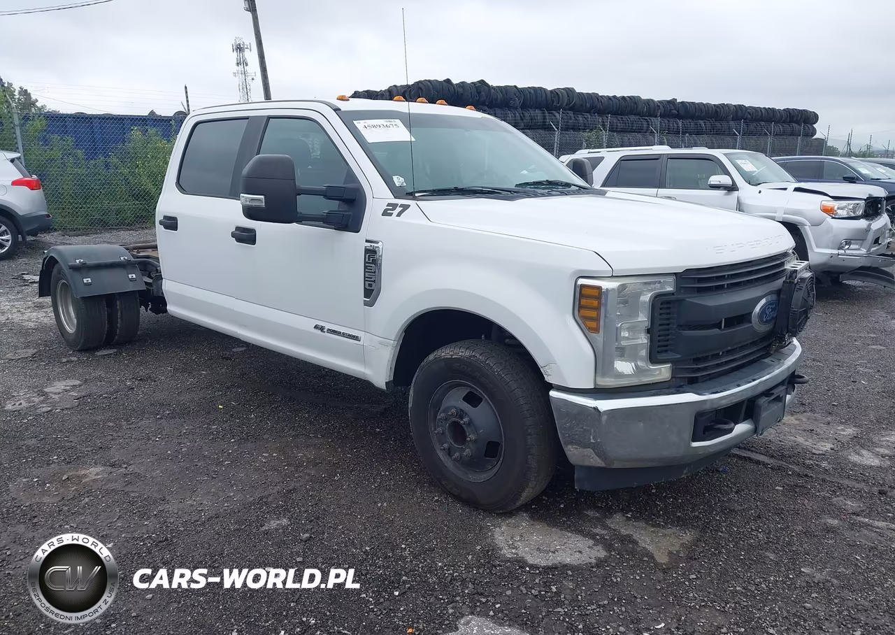 2019 Ford F-350 Chassis Xl