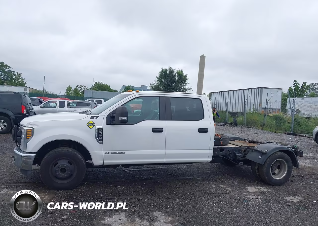 2019 Ford F-350 Chassis Xl VIN:1FD8W3GT3KEC95051 - 14