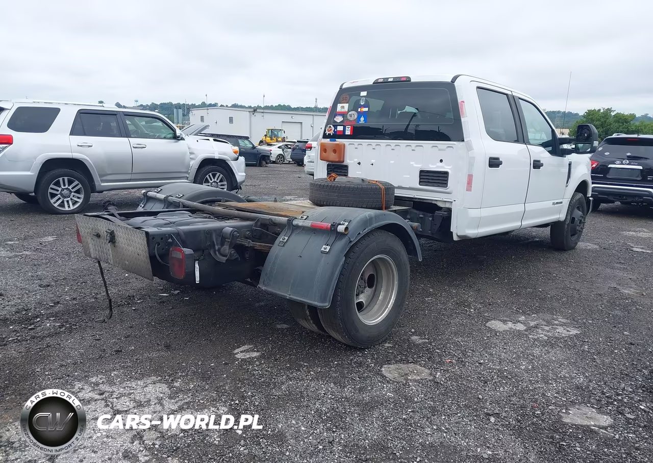 2019 Ford F-350 Chassis Xl VIN:1FD8W3GT3KEC95051 - 4