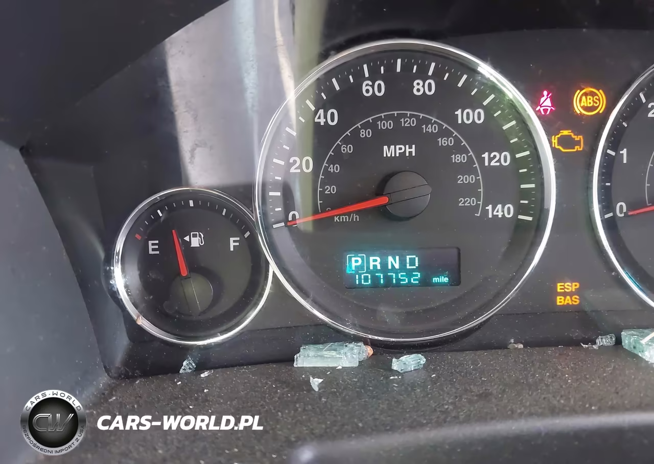 2007 Jeep Commander Sport VIN:1J8HG48K57C654165 - 15