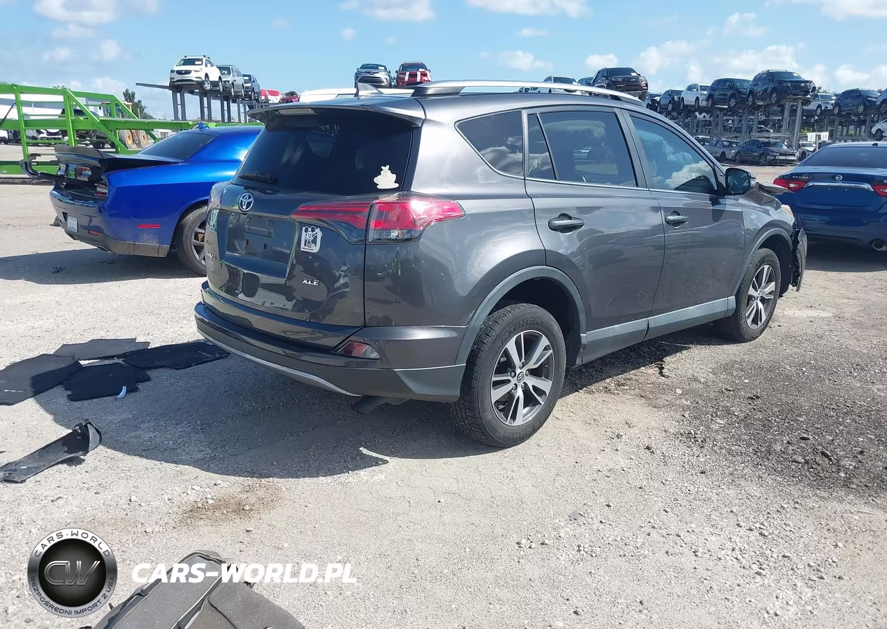 2018 Toyota Rav4 Xle VIN:2T3WFREV7JW501918 - 4