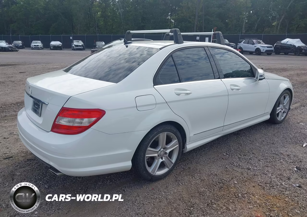 2011 Mercedes-Benz C 300 Luxury-Sport VIN:WDDGF5EB2BR157943 - 4
