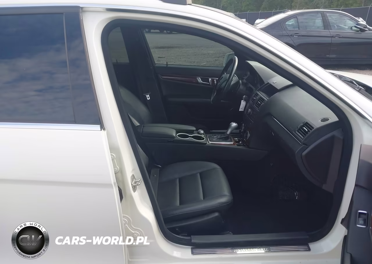 2011 Mercedes-Benz C 300 Luxury-Sport VIN:WDDGF5EB2BR157943 - 5