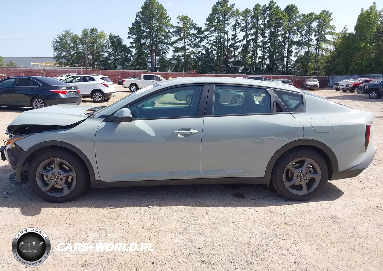 2025 Kia K4 Lxs VIN:3KPFT4DE0SE006535 - 15