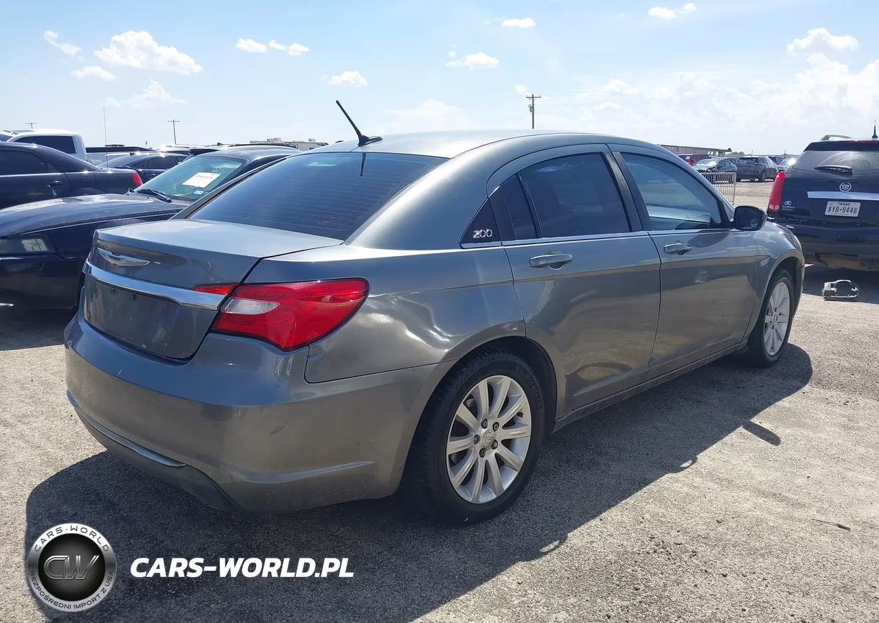 2013 Chrysler 200 Touring VIN:1C3CCBBB1DN589992 - 4
