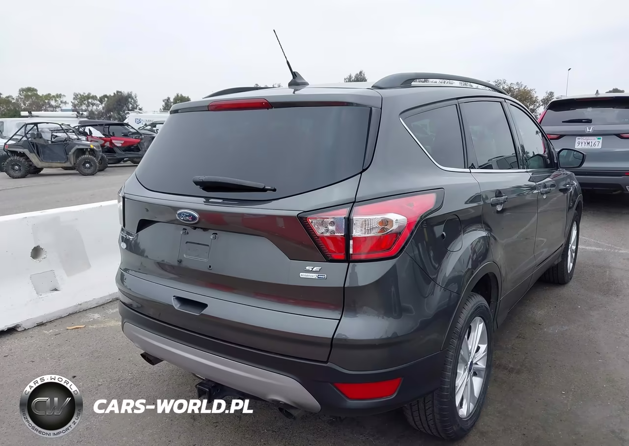 2018 Ford Escape Se VIN:1FMCU9GD8JUB61099 - 4