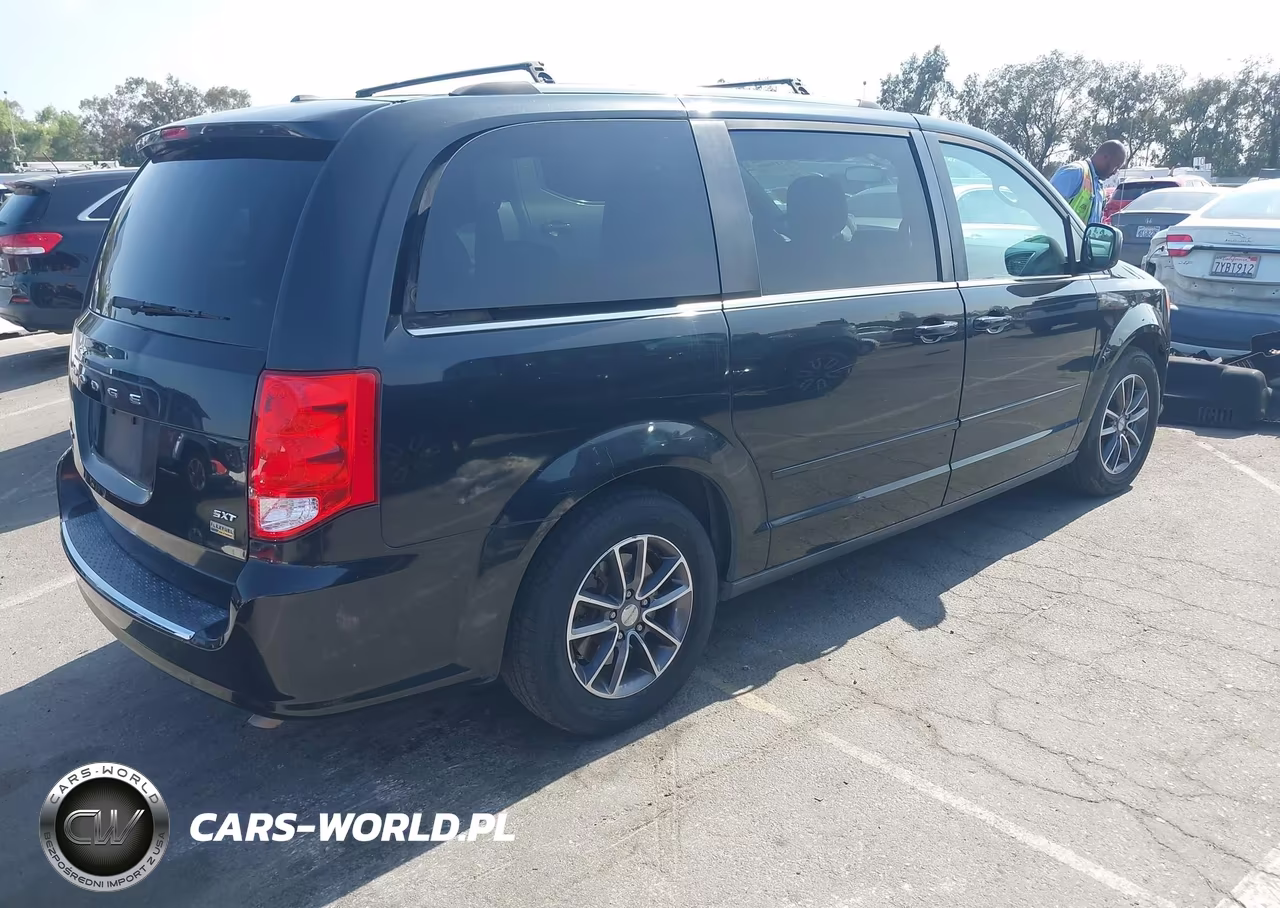 2017 Dodge Grand Caravan Sxt VIN:2C4RDGCG3HR750359 - 4