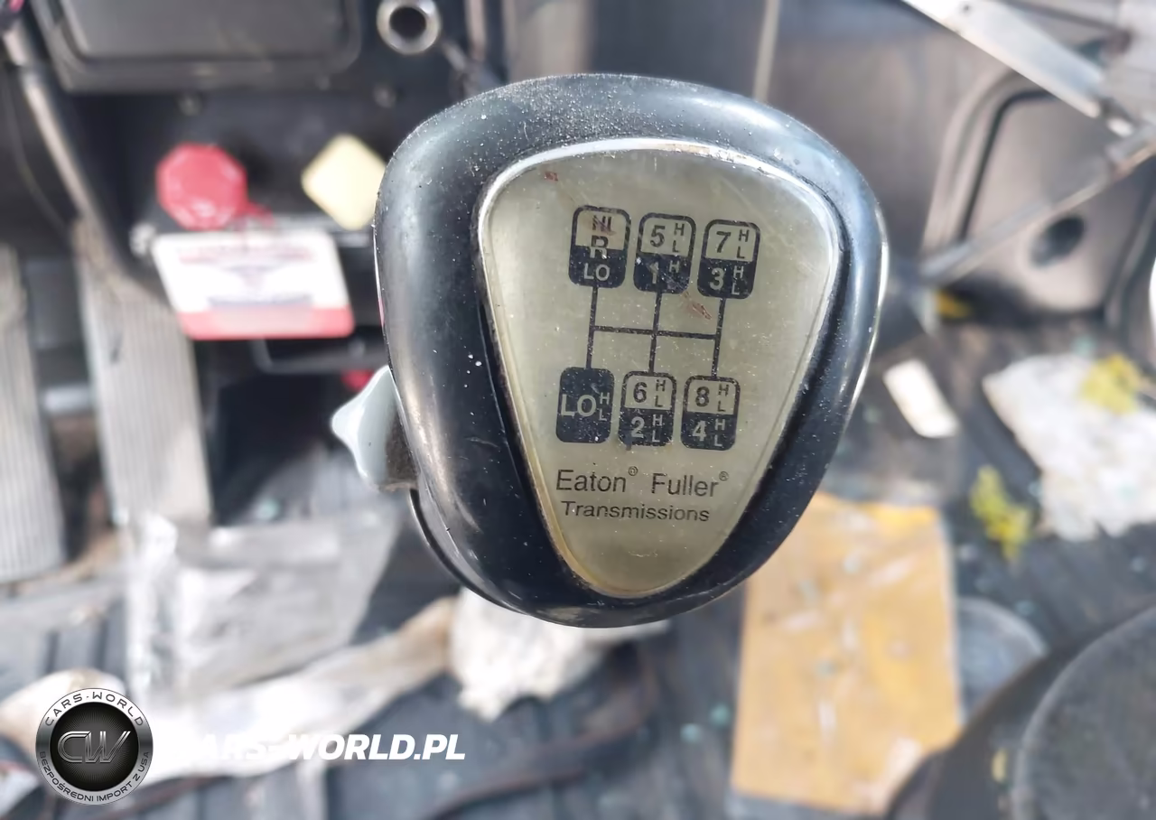 2004 Peterbilt 379 VIN:1XP5DB9X24D825749 - 17