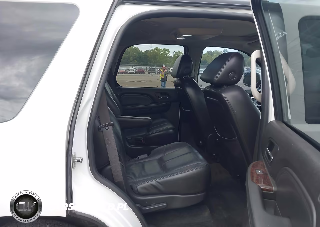 2007 GMC Yukon Denali Denali VIN:1GKFK63857J185986 - 8