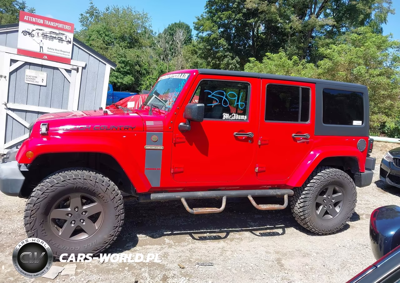 2016 Jeep Wrangler Unlimited Freedom VIN:1C4BJWDG5GL193710 - 14