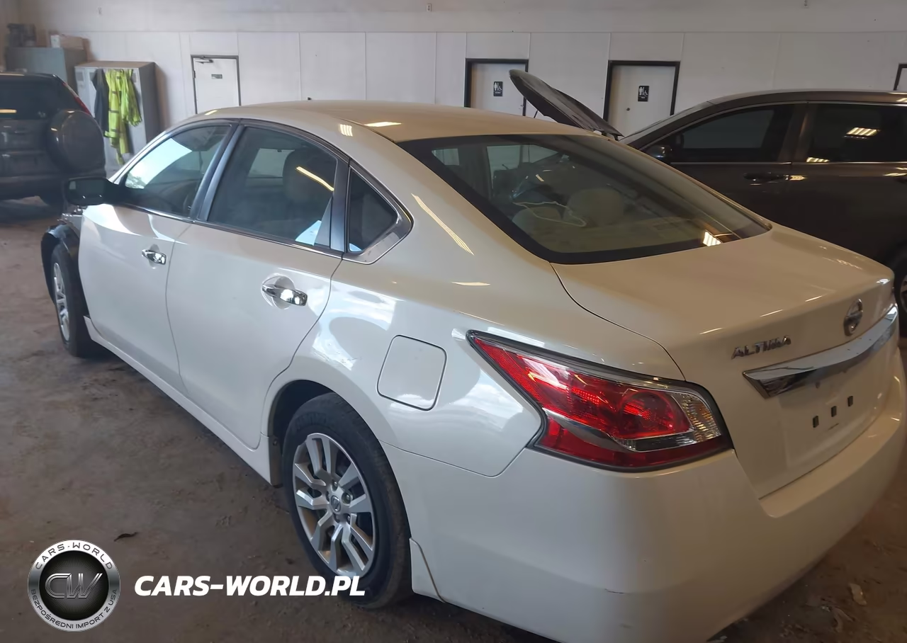 2015 Nissan Altima 2.5 S VIN:1N4AL3AP7FN308888 - 3