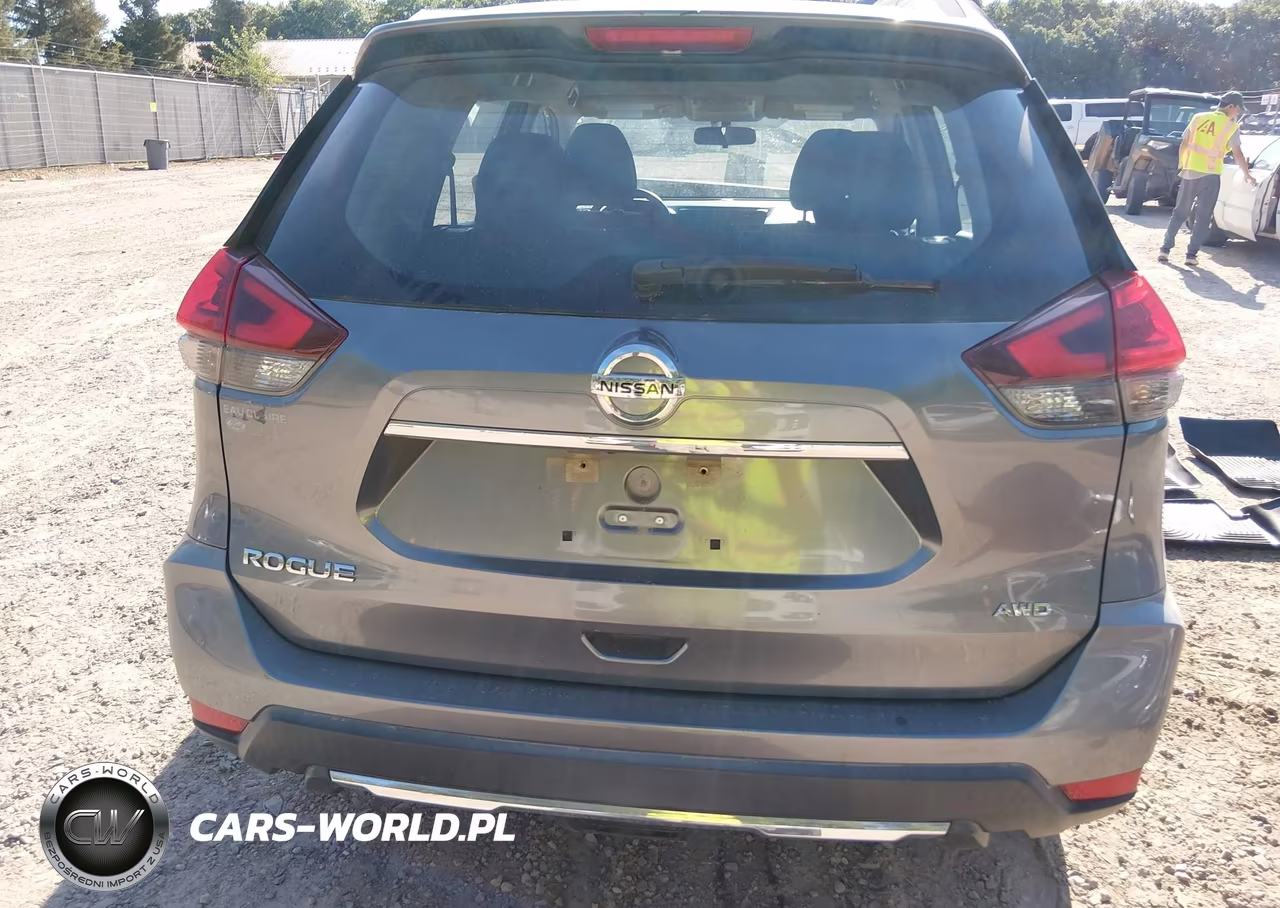 2018 Nissan Rogue S VIN:KNMAT2MV6JP588931 - 17