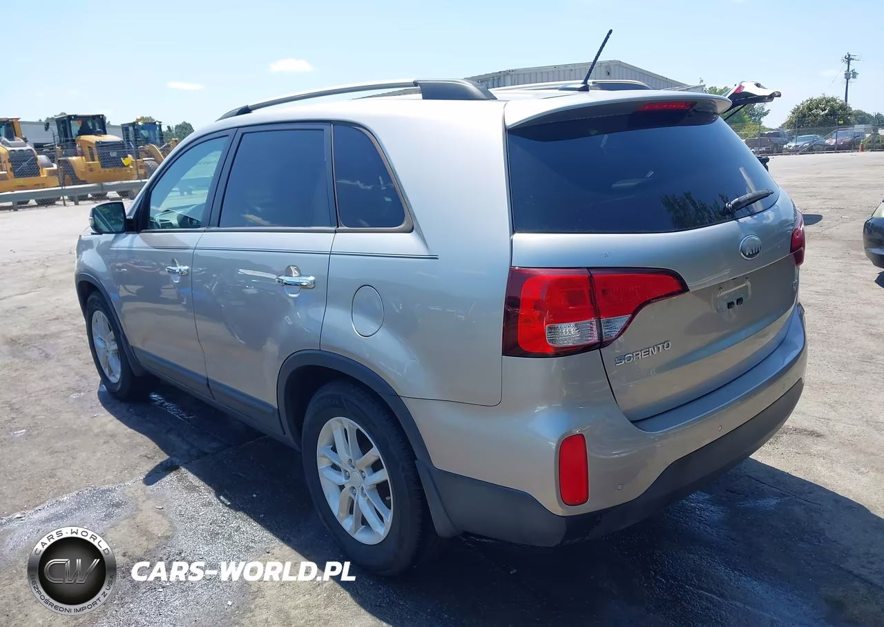2014 Kia Sorento Lx VIN:5XYKT3A65EG485970 - 3