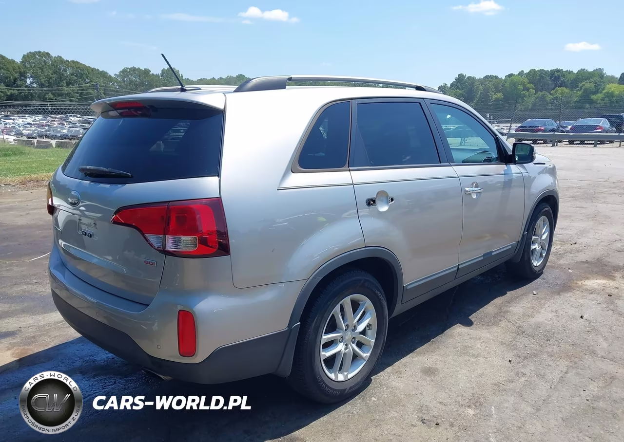 2014 Kia Sorento Lx VIN:5XYKT3A65EG485970 - 4