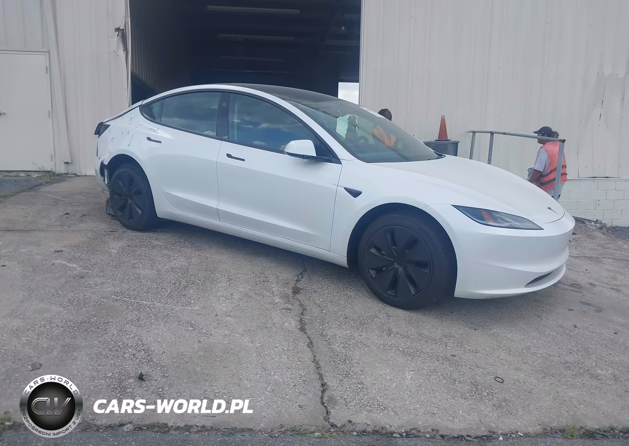 2026 Tesla Model 3 – zdjęcie 1 z 16